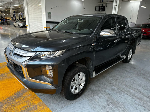 Mitsubishi L200 2.4 Cabina Doble 4x2 Mt