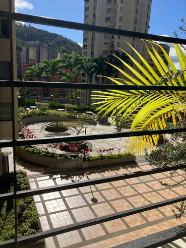 El Cigarral, El Hatillo, Apto. 125mts, Amplio Y Cómodo, 3 H Más Servicio, 3 Baños,, Grandes Áreas Sociales, Calle Tranquila, Cercano A 4 Centros Comerciales Y Mercados.