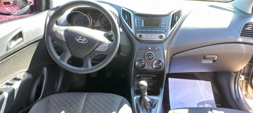 Imagem 8 de 9 de Hyundai Hb20 2017 1.0 Comfort Plus Flex 5p