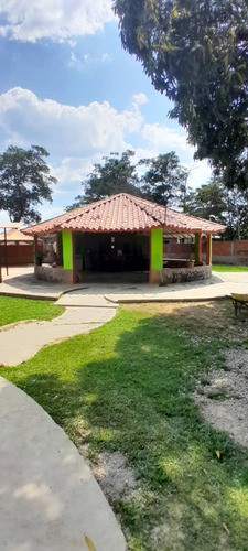 Venta De Finca En Urb El Encanto El Oasis Tocuyito 18-20