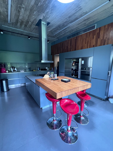 Casa En Venta, Barrio Las Casuarinas, San Isidro
