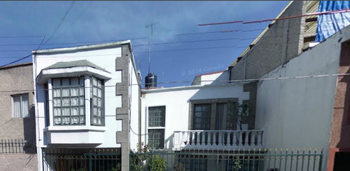 Se Vende Casa En,,periodista!!!benito Juárez....excelente Ubicación!!!!!remates Hipotecarios ......