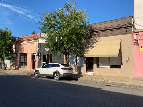 Vendemos Local Comercial En Cardona-soriano. Ref 745.