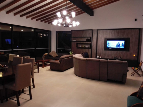 Finca En Unidad Cerrada En Venta En Rionegro (sector San Antonio)