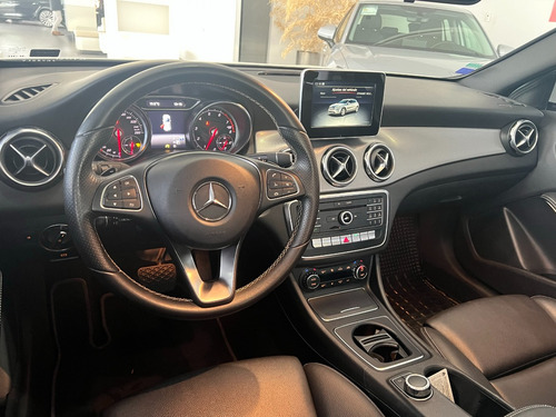 Mercedes-Benz Clase GLA 1.6 Gla200 Urban 156cv