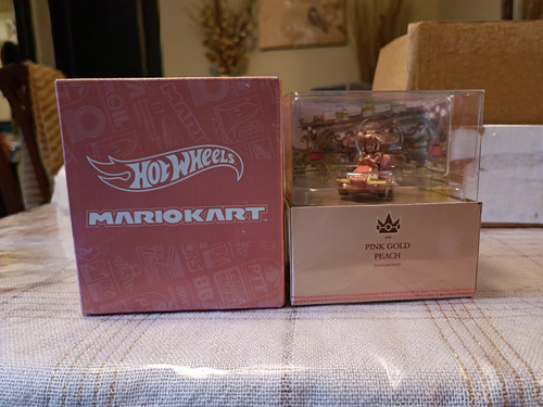 Gold Peach Hot Wheels Mario Kart Nintendo Mattel Sdcc 2022