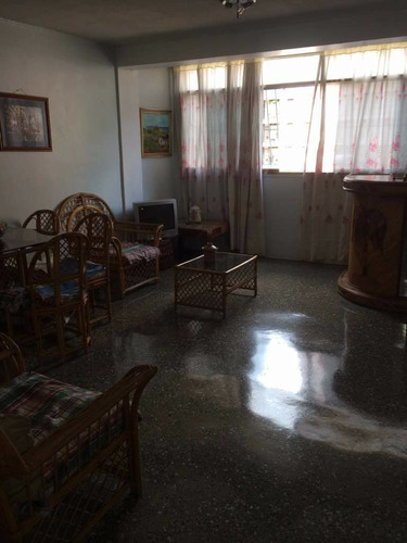 Imagen 2 de 11 de Venta De Apartamento - Urb. Simón Bolívar - Los Teques