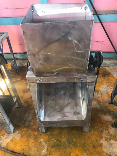 Imagen 1 de 10 de Maquina Para Guayar Yuca Pasteles En Hojas Coco Mangu Etc