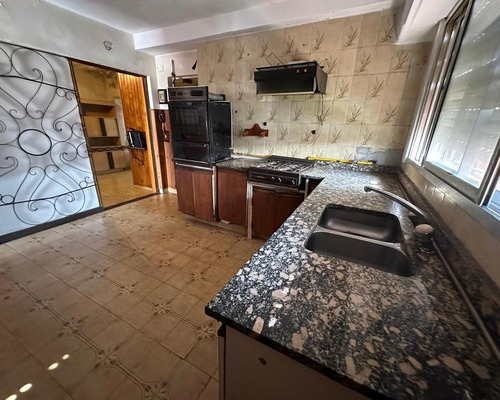 Casa En José Manuel Estrada 906