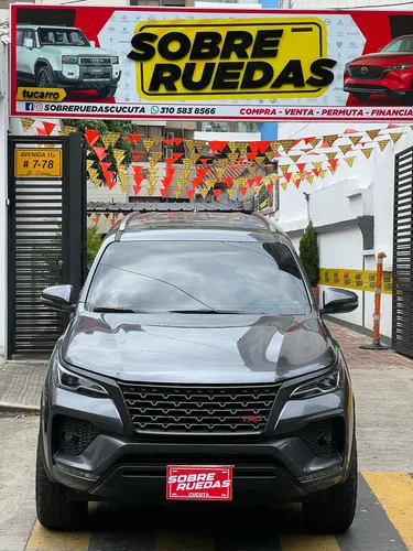 Toyota Fortuner 2.4 Street At 7As