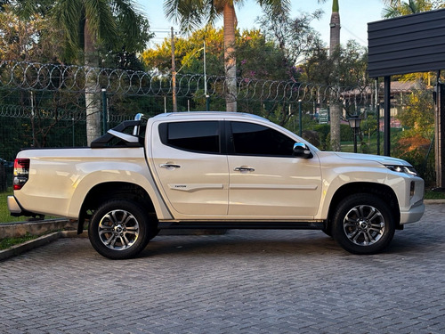 Mitsubishi L200 2.4 Triton Sport Hpe S Cab. Dupla 4x4 Aut. 4p 6 marchas