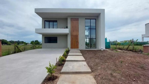 Casa A Estrenar En Santa Elisa, Pilar Del Este