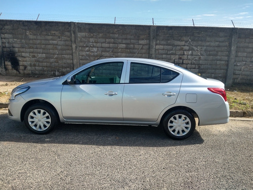 Imagem 1 de 4 de Nissan Versa 2019 1.0 12v Conforto 4p