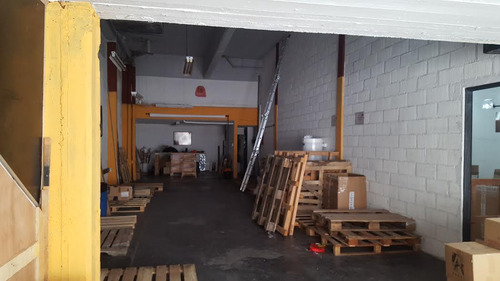 Galpón En Venta En Olivos