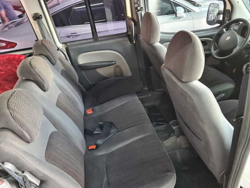 Fiat Doblo Essence 1.8 Flex 16v 5p 7l 2012