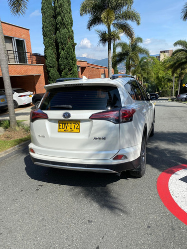 Toyota RAV4 2.0 Xroad