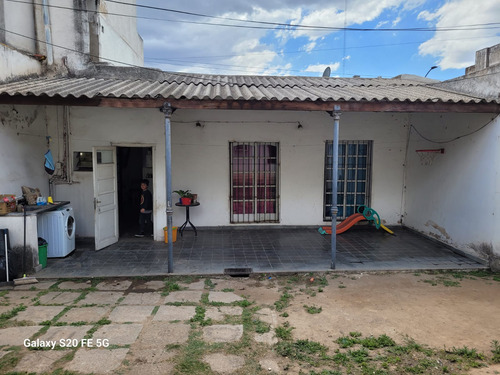 Casa Venta 4 Dormitorios Bella Vista A Reciclar