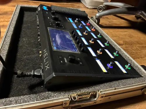Pedal De Efeito Line 6 Helix Floor Preto - Excelente Estado
