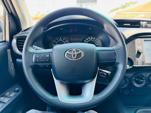 Toyota Hilux 2.7 Cabina Doble Sr Mt