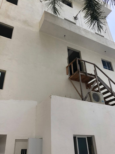 Remato Edificio Corporativo En Los Cacicazgos De 5 Niveles Con Ascensor Con 20 Habitaciones