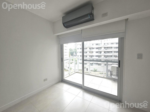 Departamento 2 Ambientes Con Balcon En Alquiler. Complejo Milaires
