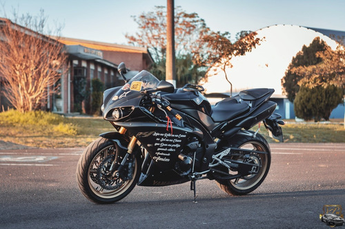 Imagem 2 de 12 de Yamaha R1 2010