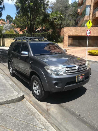 Toyota Fortuner 2010 2.7l 4x2