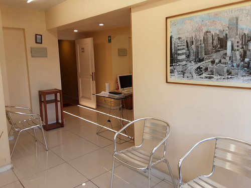 Se Vende 2 Oficinas/consulta Medica, Cdte Whiteside Con La M