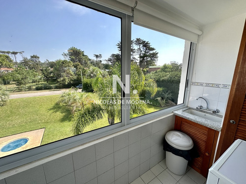 Apartamento En Venta De 3 Dormitorios Y Dependencia En Punta Del Este