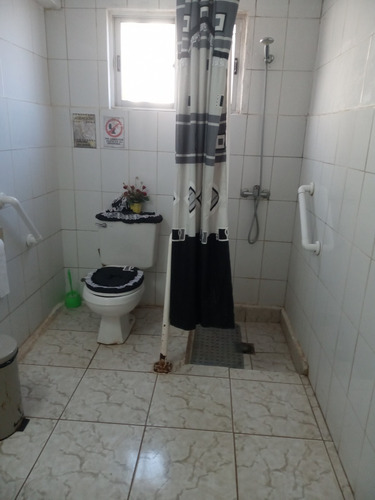 Gran Casa De 2 Pisos Con Patente De Hostal