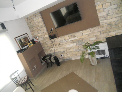 Casa De 4 Ambientes Sobre Capdevilla Y Granaderos Exelente E