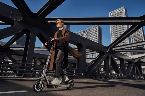 Scooter Eléctrico Yadea Ks6 Pro Color Gris con Negro