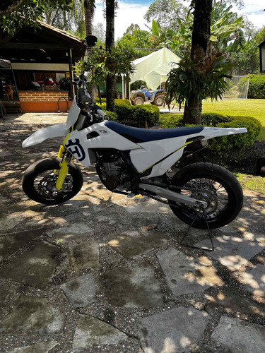 Imagen 5 de 5 de Husqvarna 2019