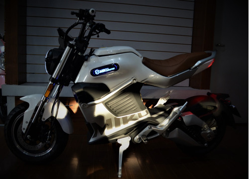 Imagen 4 de 20 de Super Miku Sunra 100km 95km/h Litio Moto Electrica Deportiva