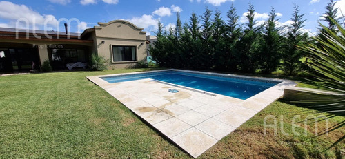 Campo Daromy | Casa En Venta 3 Dormitorios En Pb