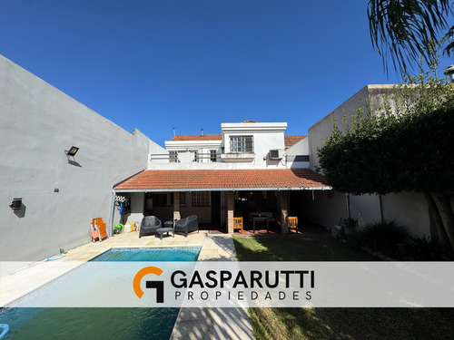 Casa En Venta En Boulogne Con Pileta- Apto Crédito-