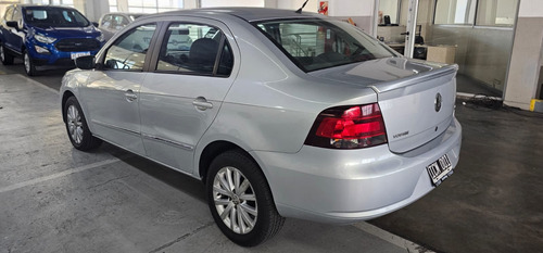 Volkswagen Voyage 1.6 Highline 101cv