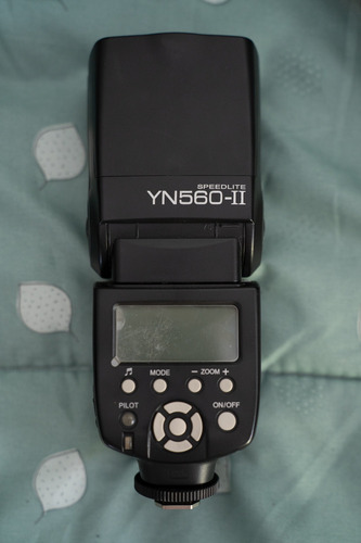 Flash Yongnuo Yn560 Ii Speedlite Para Cámaras Profesionales Negro (Usado)