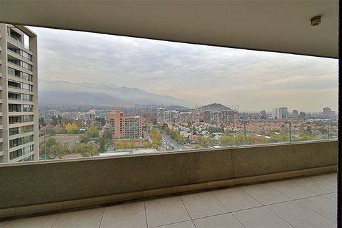 Imagen 9 de 22 de Ultimo Precio / Estacion Metro Tabancura / Costanera