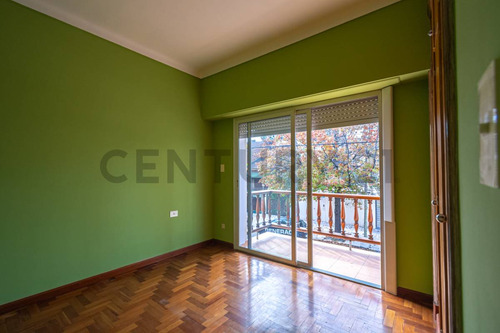 Alquiler Casa 4 Ambientes Con Cochera En Devoto !