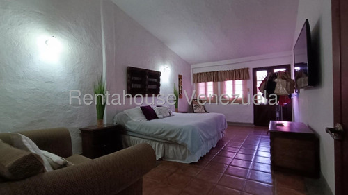 Hermosa Casa Con Excelentes Acabados, Ubicada En Una De Las Mejores, Zonas Del Trigal Norte, Cocina Equipada, Aires Acondicionados Y De Doble Nivel, Jardín Interno Con Jacuzzi,