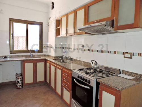 Imagen 29 de 30 de Semipiso De 2 Dormitorios En Venta En La Plata
