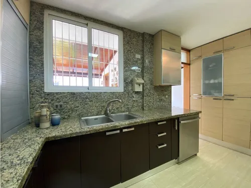 Casa En Venta Con Planta Eléctrica Macaracuay