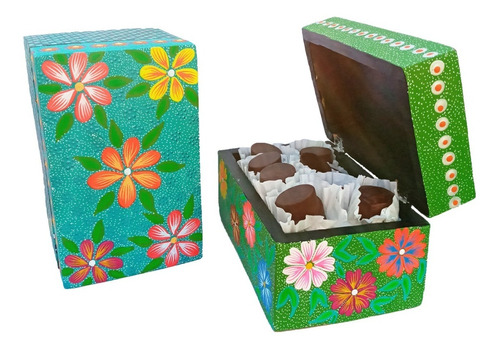 Imagen 1 de 3 de Caja De Madera Con 10 Chocolates Oaxaqueños