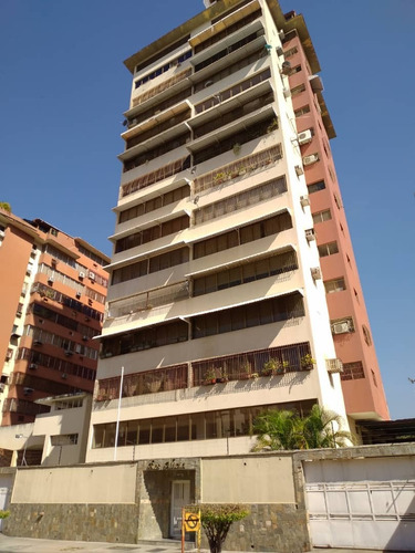 Lisbeth Garcia Vende Apartamento En La Urb. Calicanto