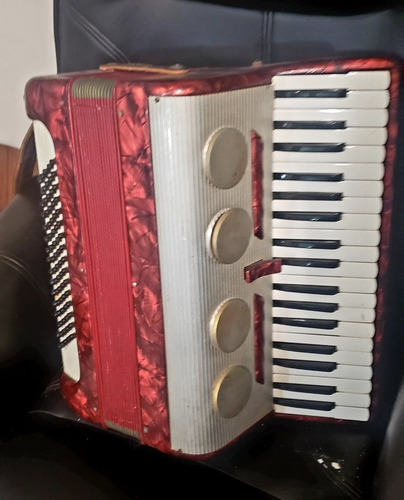 Imagen 2 de 4 de Acordeón A Piano