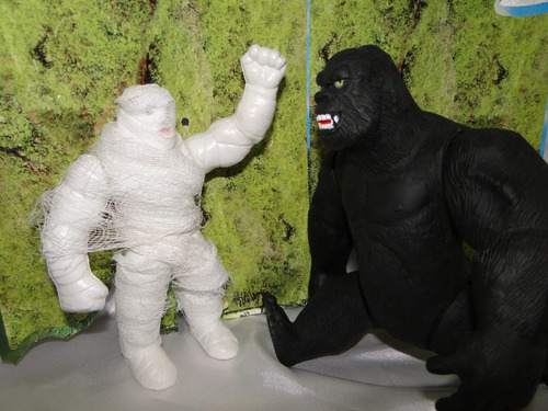 Mumia Egipcia Combate King Kong Gorila Com 25cm Duelo Titans