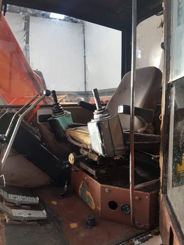 Excavadora Case 888