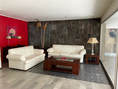 Alquilo Amplio Apartamento De Categoría, 3 Dormitorios, 3 Baños, Balcón, 2 Cocheras, Calefacción Y Más, Acepta Depósito De Garantia, Ubicado En Punta Carretas.
