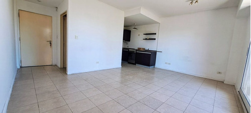 Venta Monoambiente C/balcón Y Parrilla Al Frente